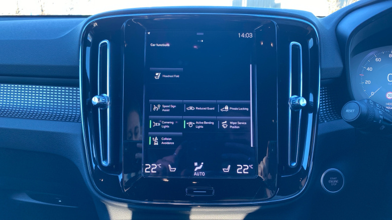 Volvo Xc40 2.0 B4P R DESIGN Pro 5dr Auto Petrol Estate